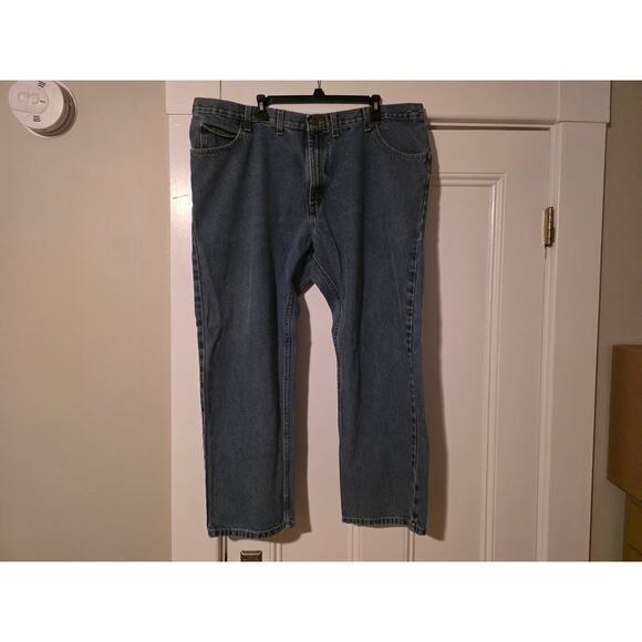 Wrangler Straight Jeans Mens Size 44 x 30 Blue Dark Wash Authentic Relaxed Fit - Picture 1 of 9